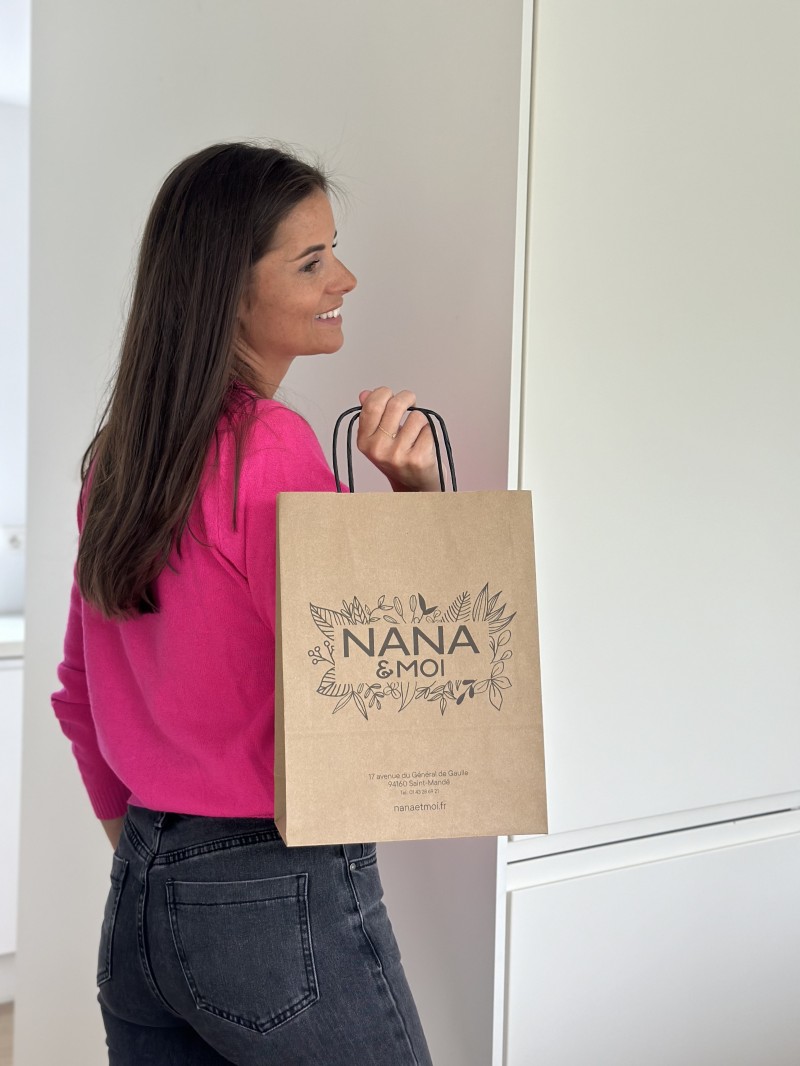 Buy your personalized kraft paper bags and get them delivered fast.