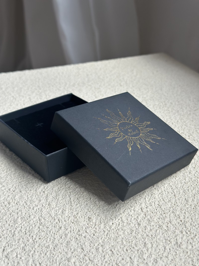 Custom black jewelry box, sell your jewelry in style!